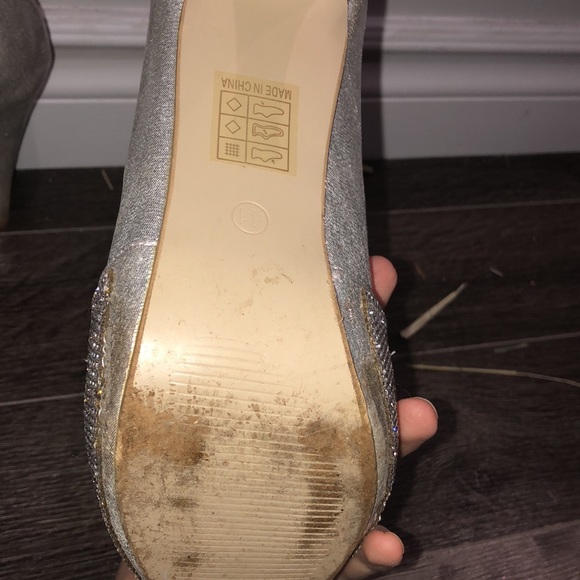 Silver sparkly Heels - Picture 3 of 3